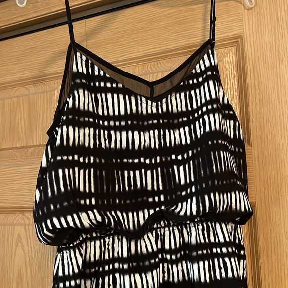 Light weight, short polyester dress. From Express size Medium. Black and white. - Picture 3 of 4